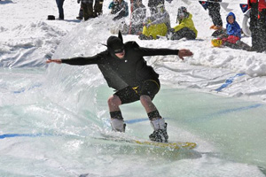 Buzz_0314PondSkimming