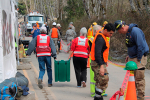 Buzz_0414Oso_Red-Cross-volunteers