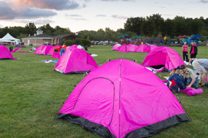 Buzz_0913SGKomen_tents