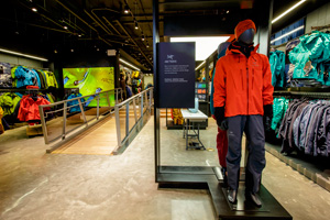 Buzz_1014New-Arcteryx-Store