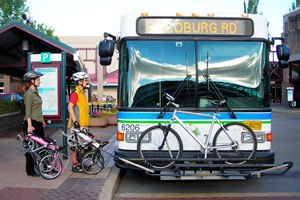 FoldingBikes_0714boardingbus